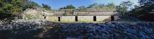 Edifice of the Columns at Labna Ruins - labna mayan ruins,labna mayan temple,mayan temple pictures,mayan ruins photos